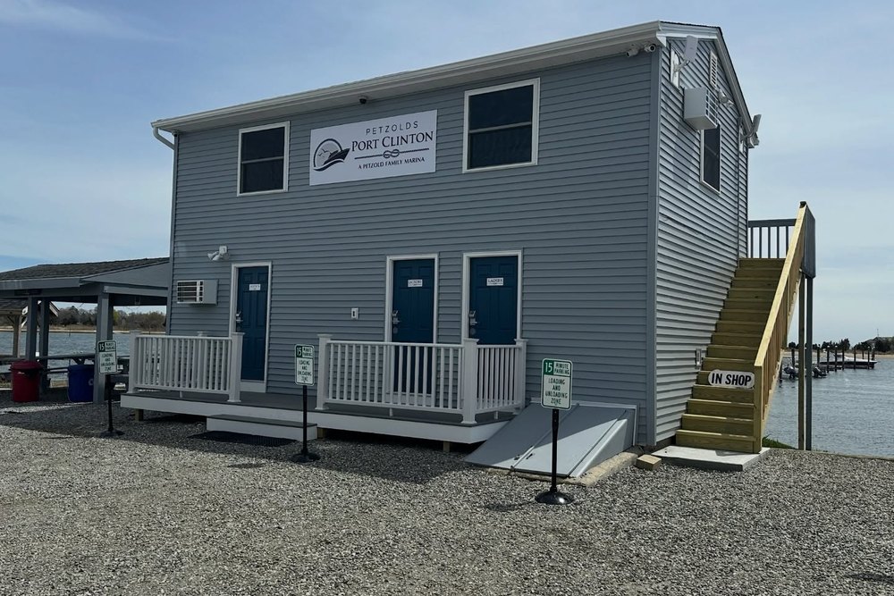 The marina office and facilities building at Petzold's Port Clinton Marina